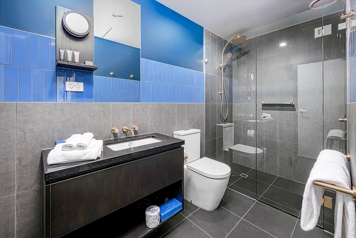 Oros Hotel and Apartments