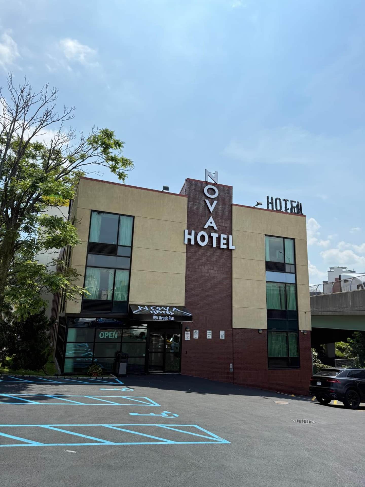 Nova Hotel Bronx