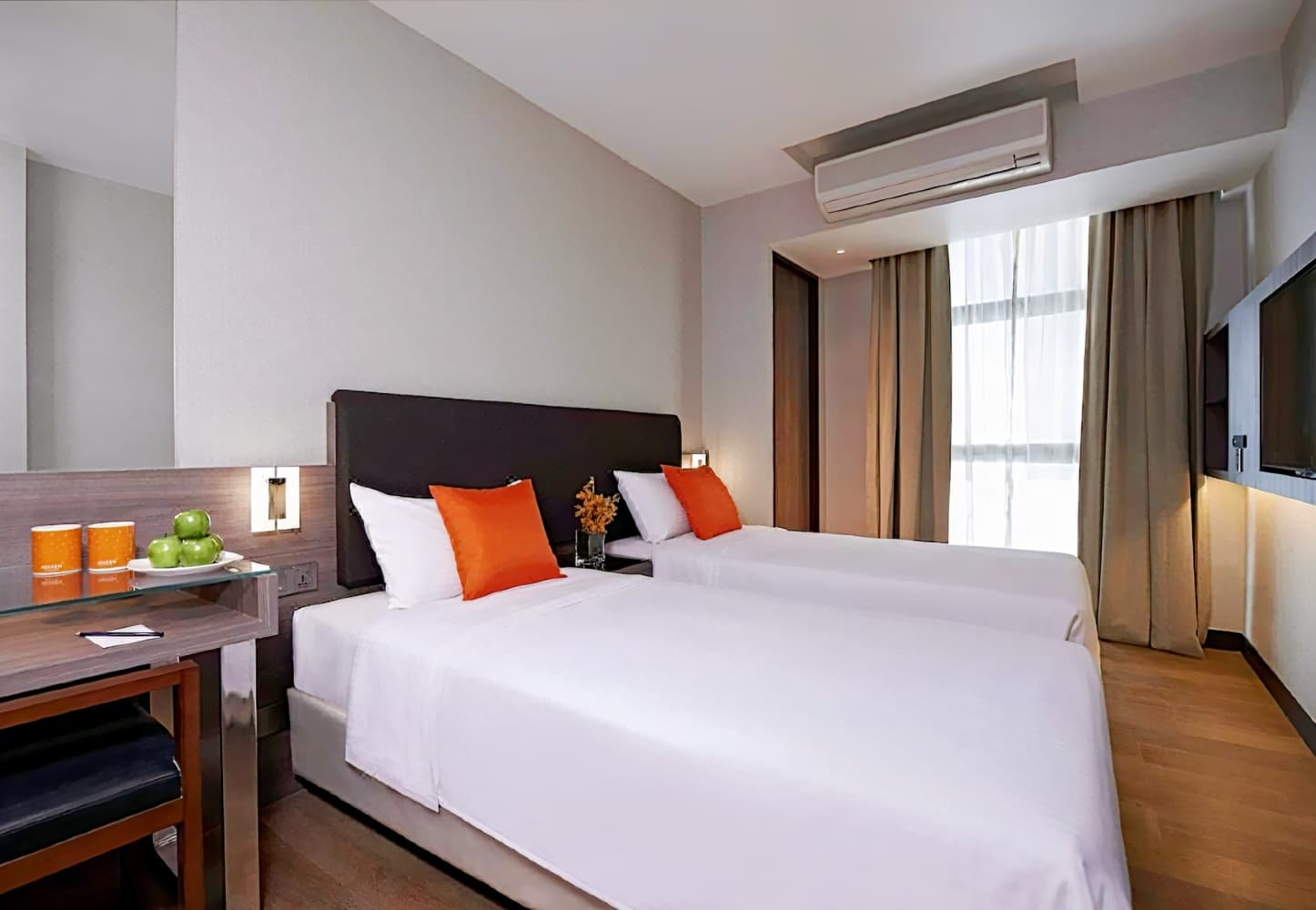 Hotel NuVe Stellar (formerly Aqueen Kitchener)