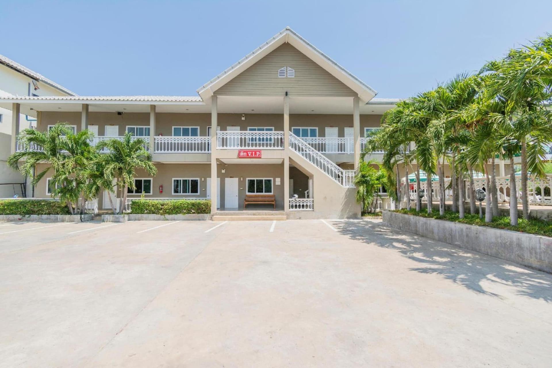 Highway Hotel