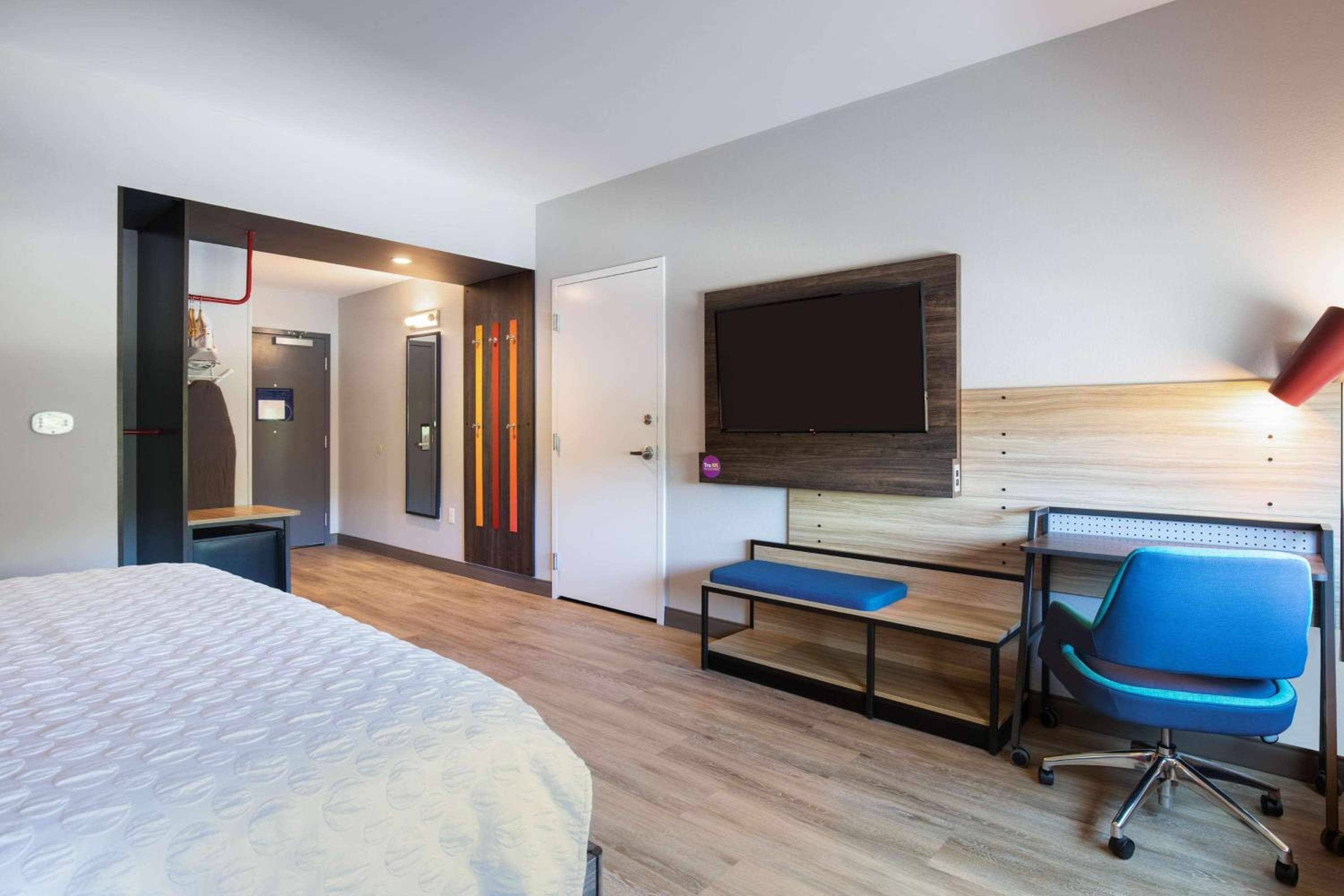 Tru by Hilton Eugene