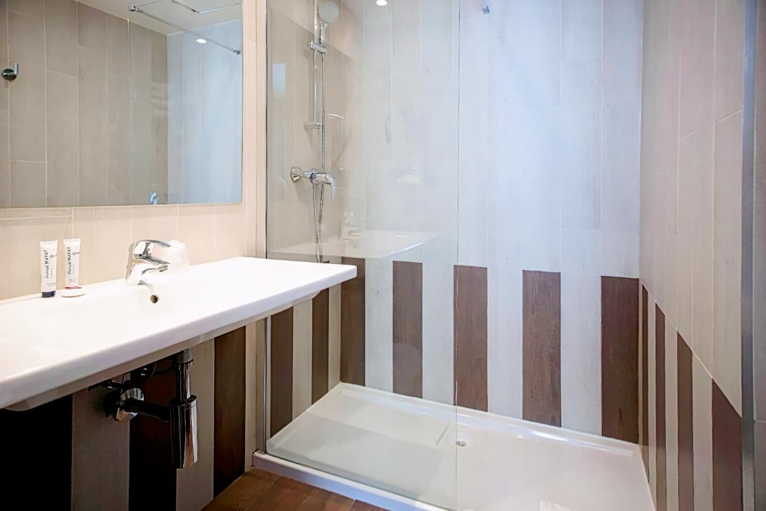 Hôtel du Théâtre by Patrick Hayat