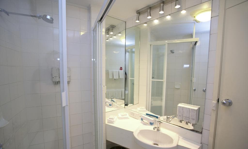 Metro Hotel Tower Mill