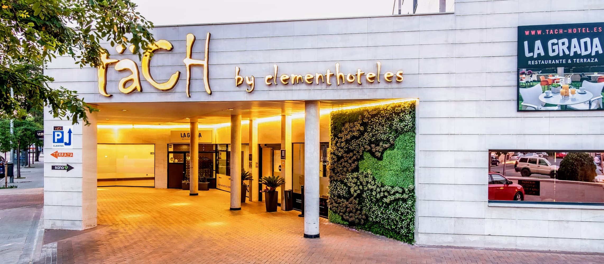 TäCH Madrid Airport