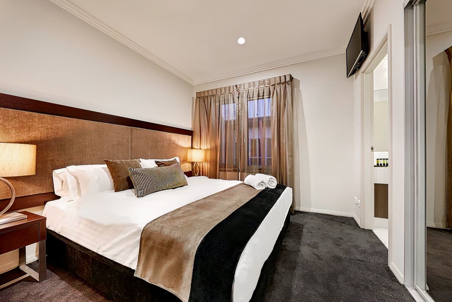 Attika Hotel