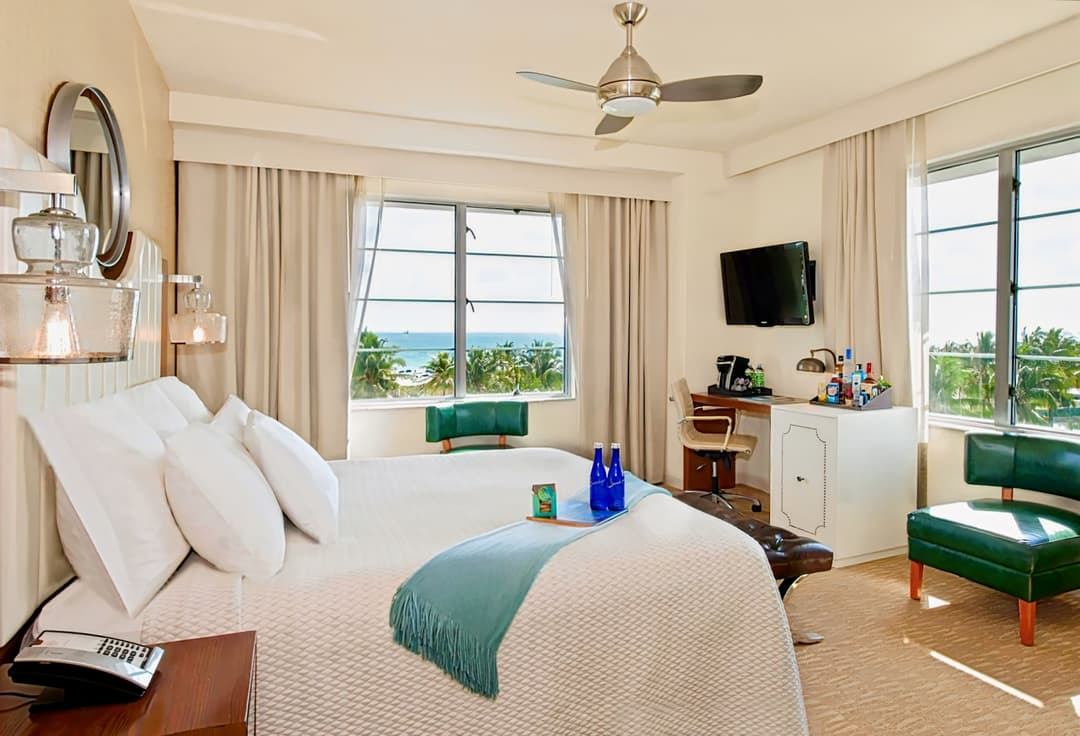 Winter Haven, Autograph Collection