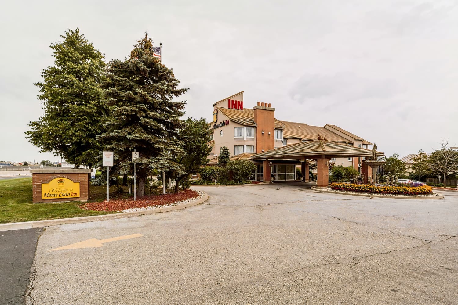 Monte Carlo Inn Oakville Suites