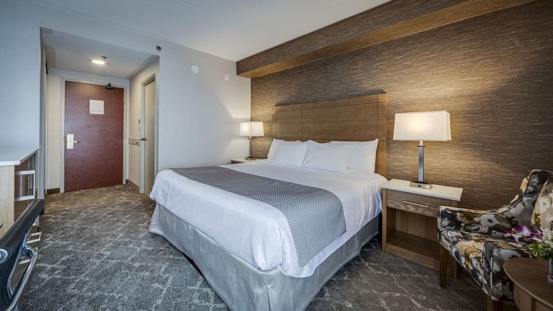 Monte Carlo Inn Vaughan Suites