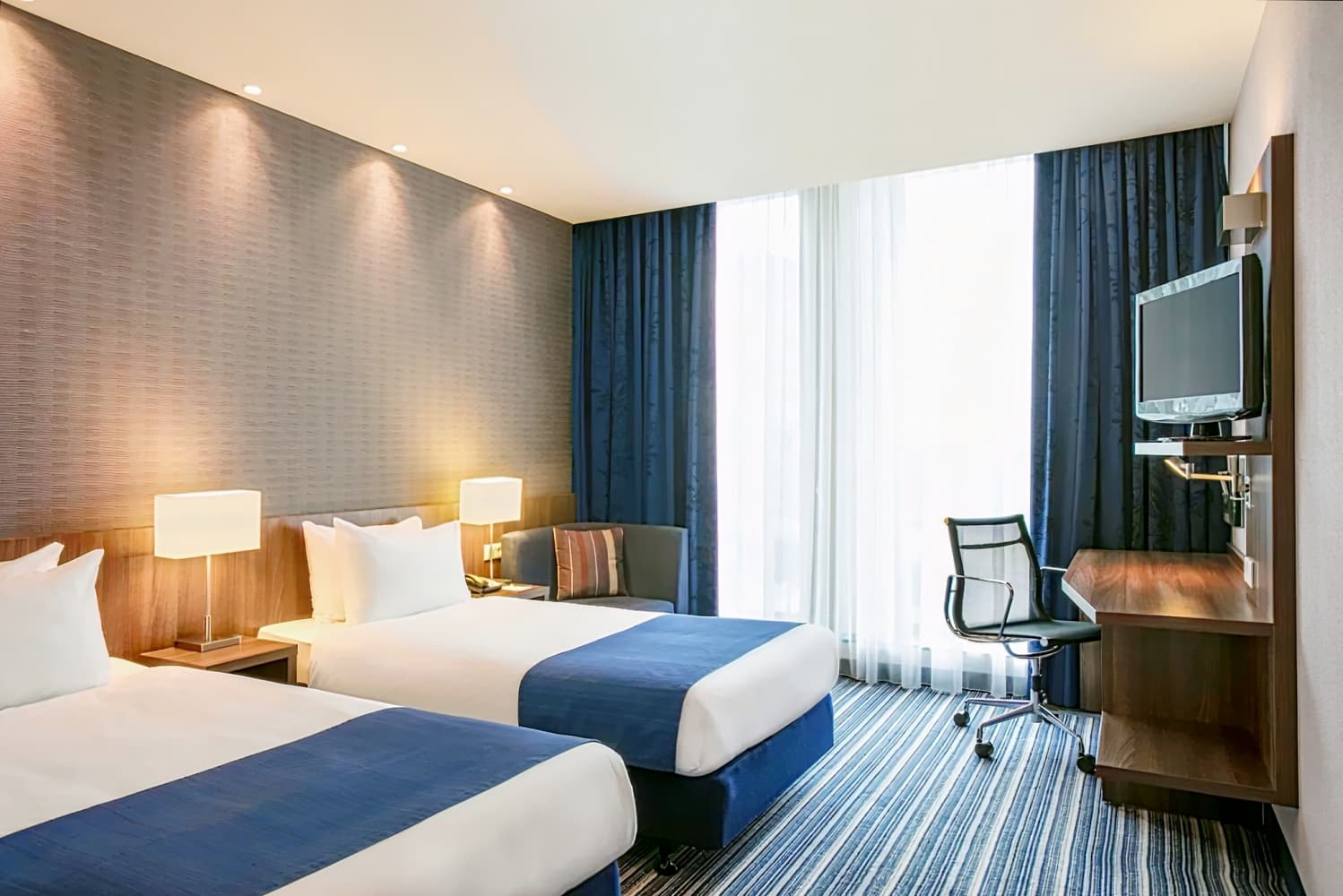 Holiday Inn Express Rotterdam - Central Station, an IHG Hotel