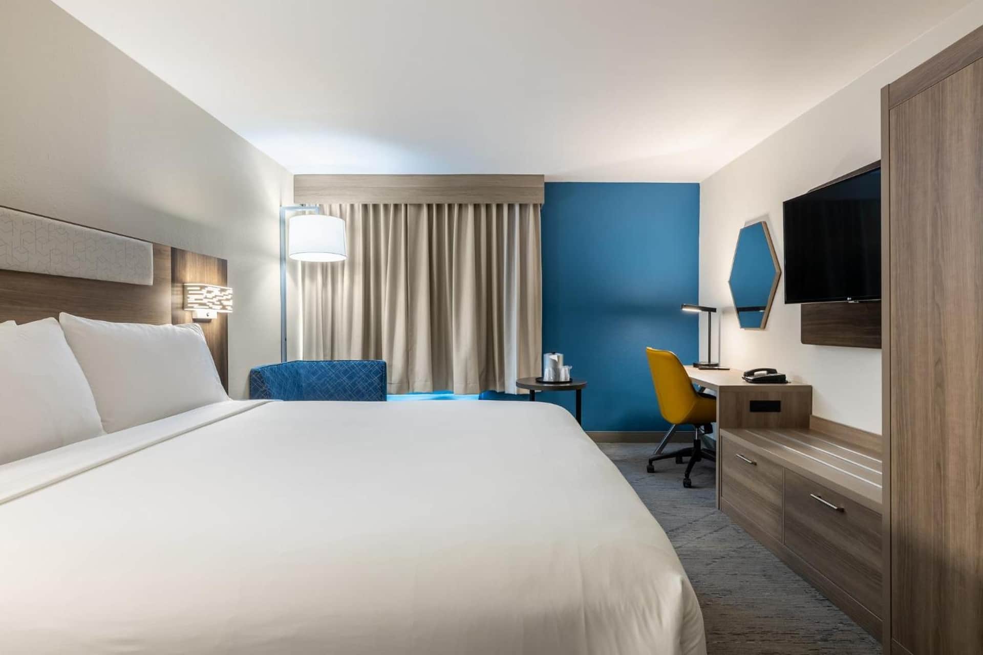 Holiday Inn Express Van Nuys