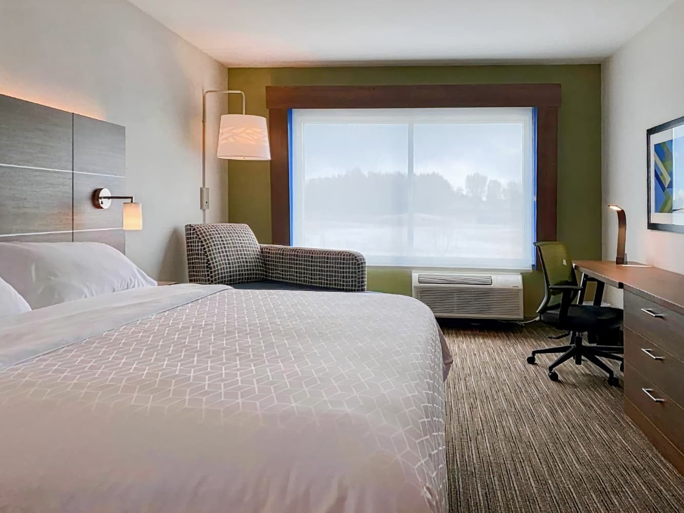 Holiday Inn Express & Suites - Aurora