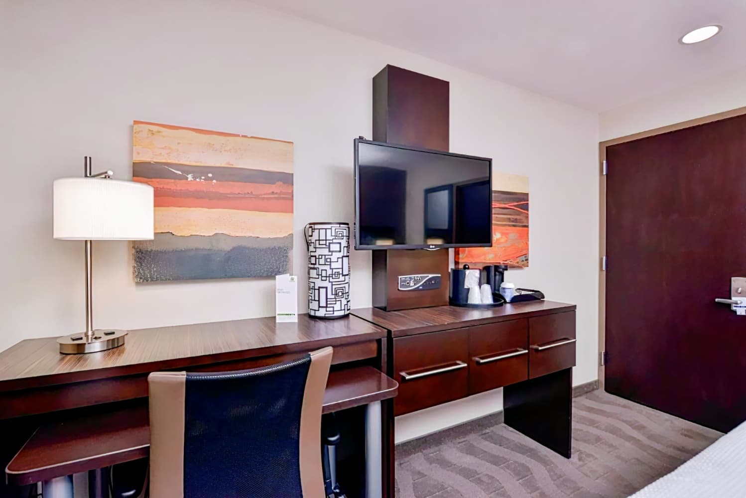 Holiday Inn New York JFK Airport Area