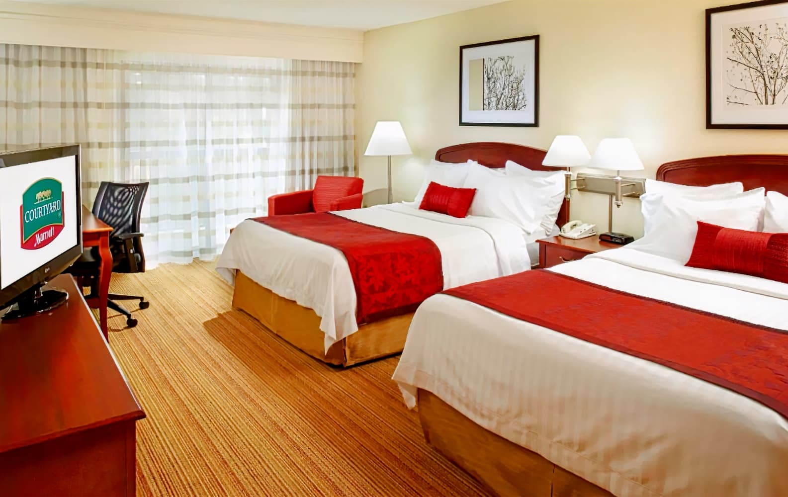 Courtyard Newark Granville