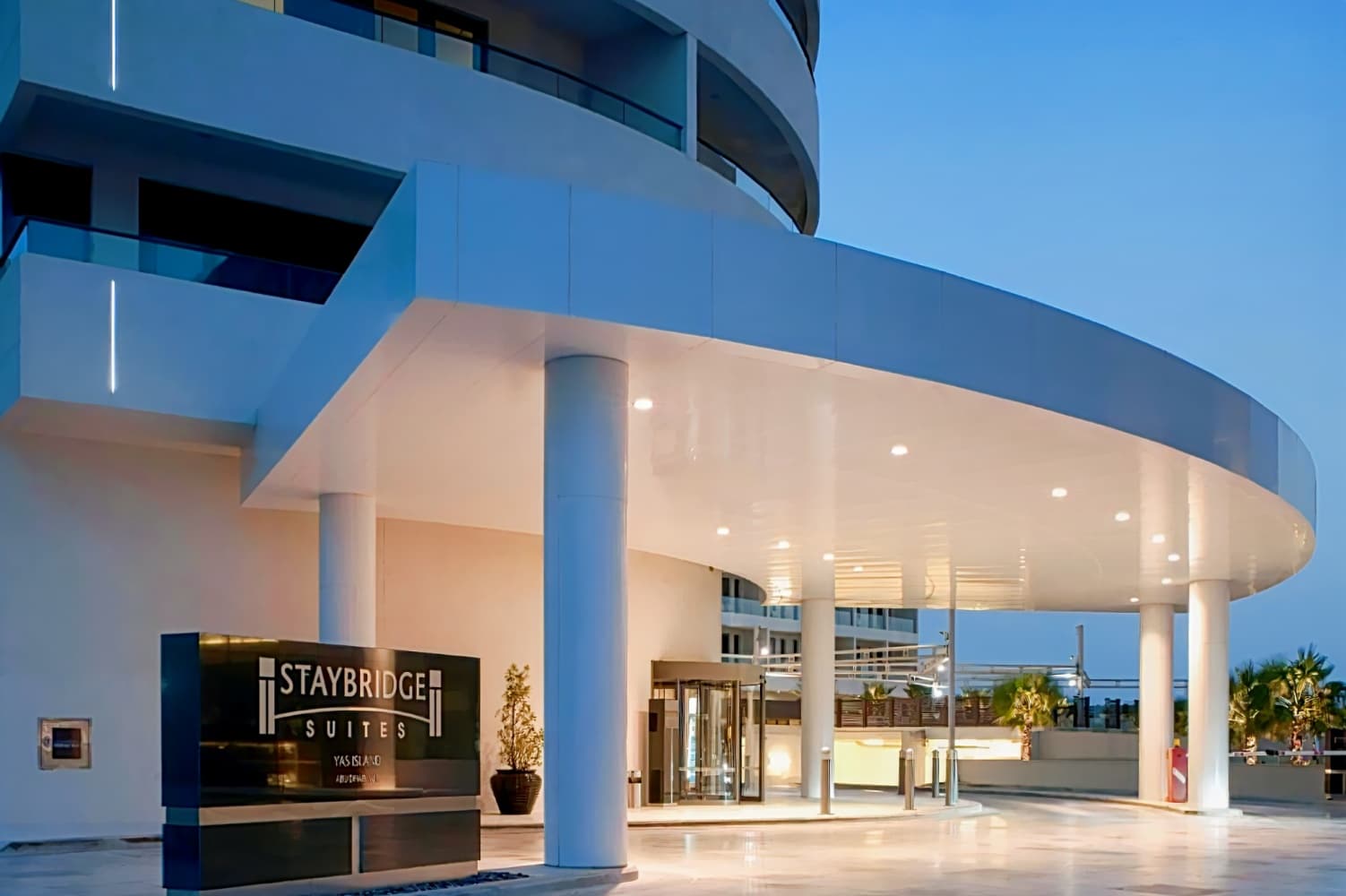Staybridge Suites Yas Island Abu Dhabi