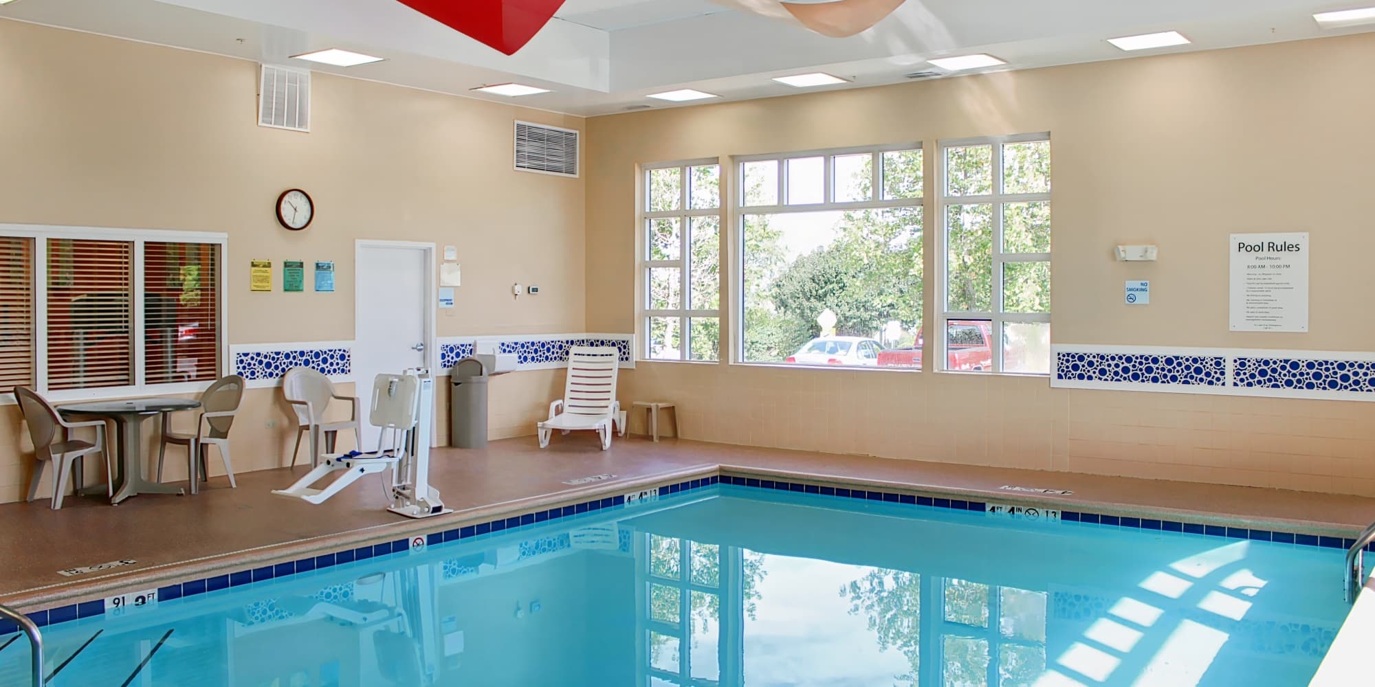 Holiday Inn Express Hotel & Suites Chicago-Algonquin, an IHG Hotel