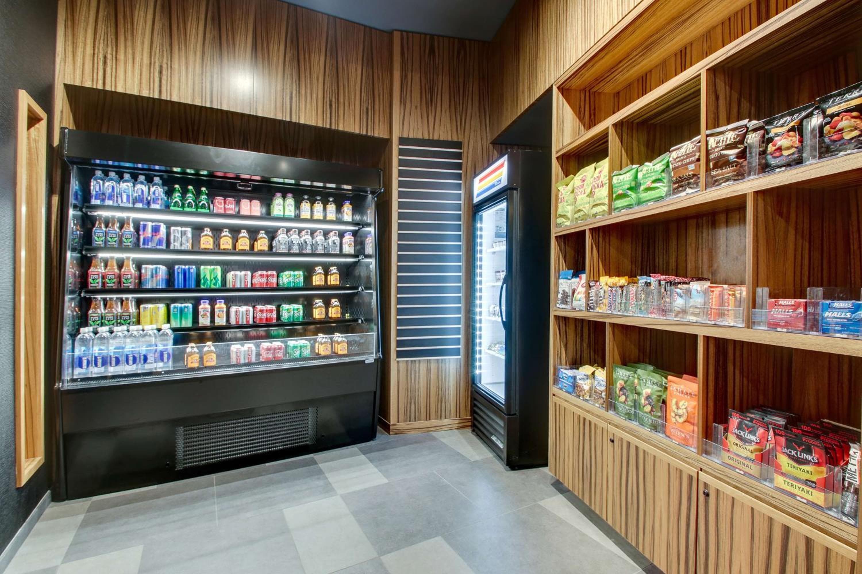 The Rose Hotel Chicago O'hare Tapestry Collection by Hilton