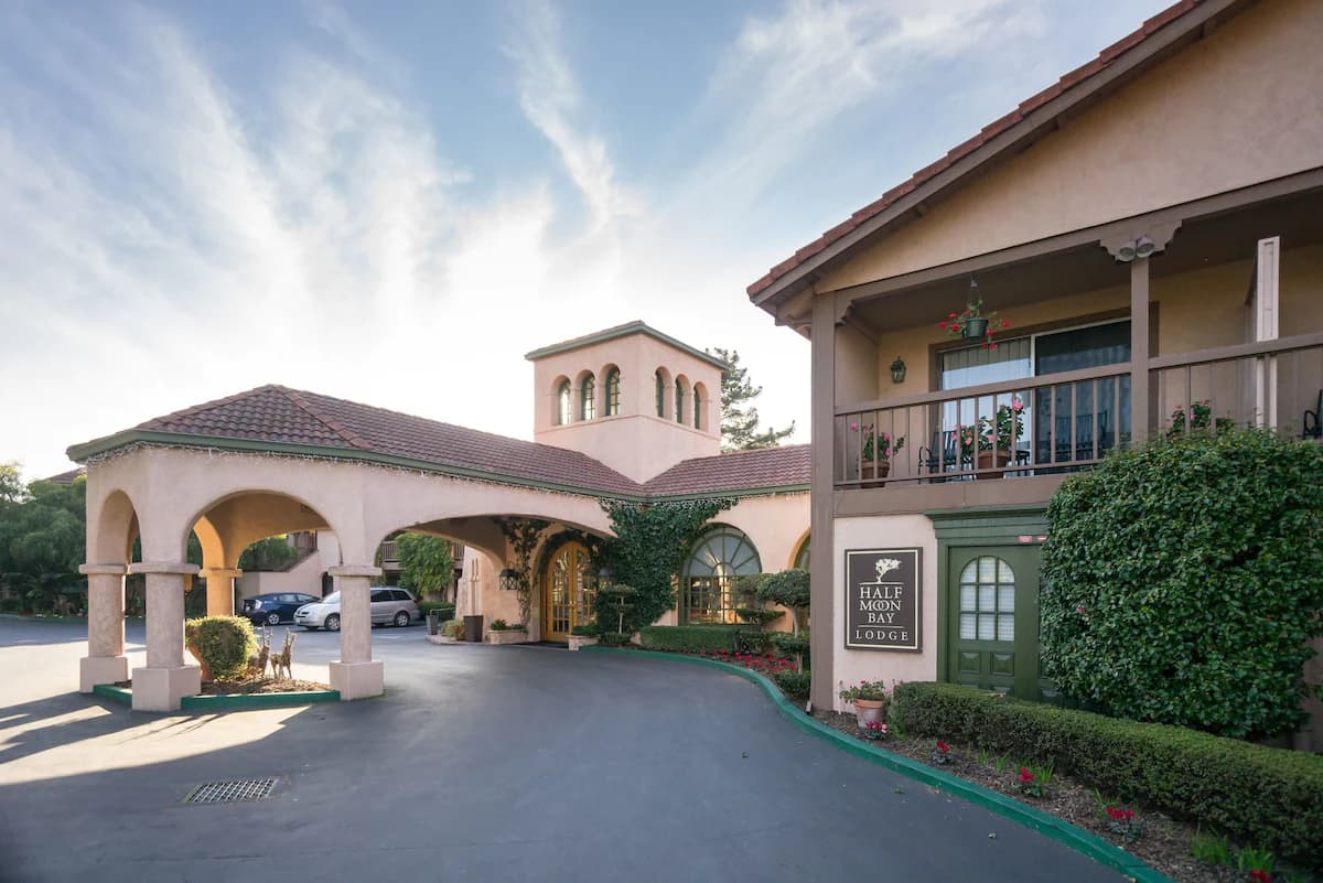 Half Moon Bay Lodge