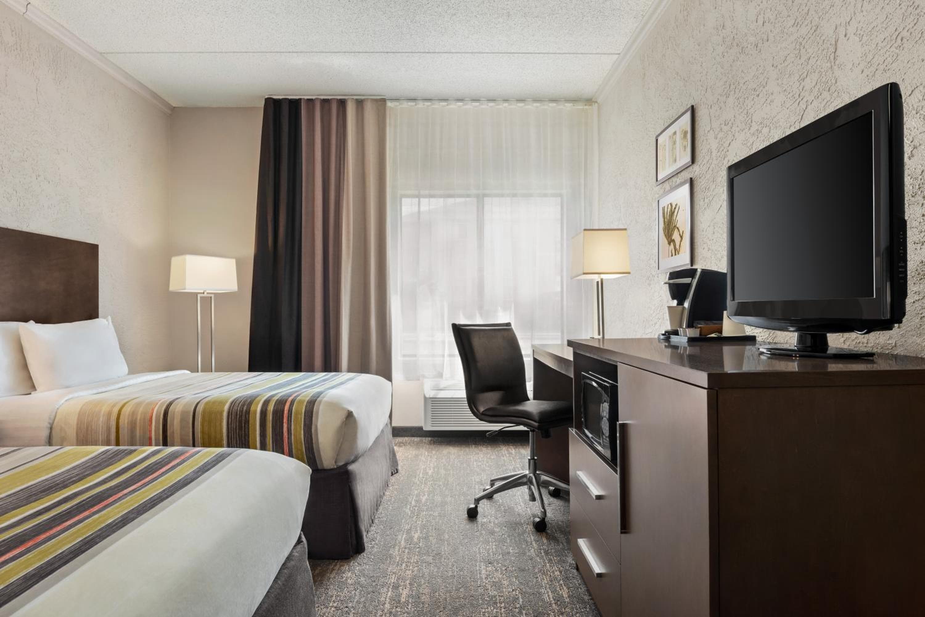 Country Inn & Suites by Radisson, Mt Pleasant-Racine West, WI