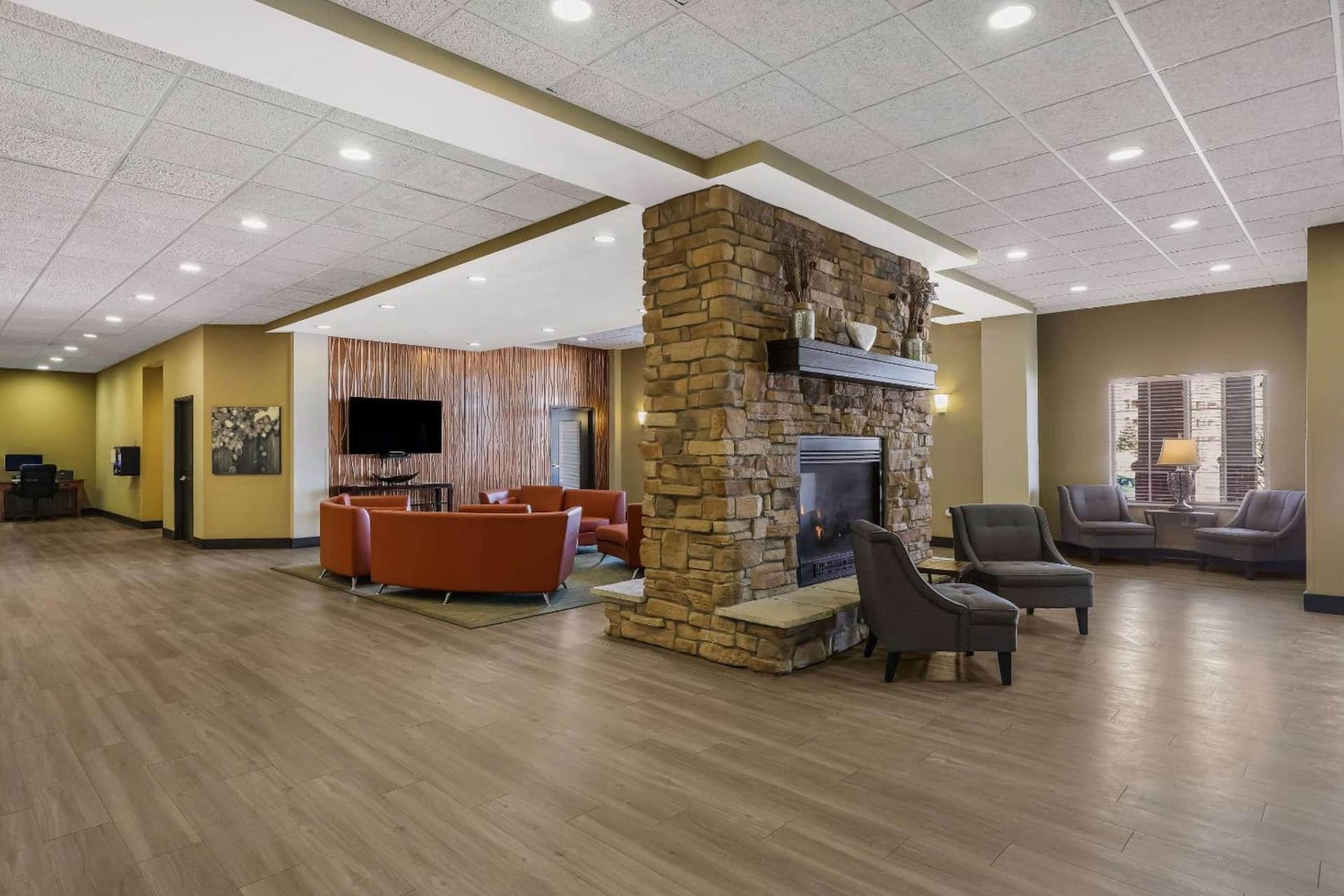 MainStay Suites Fitchburg - Madison
