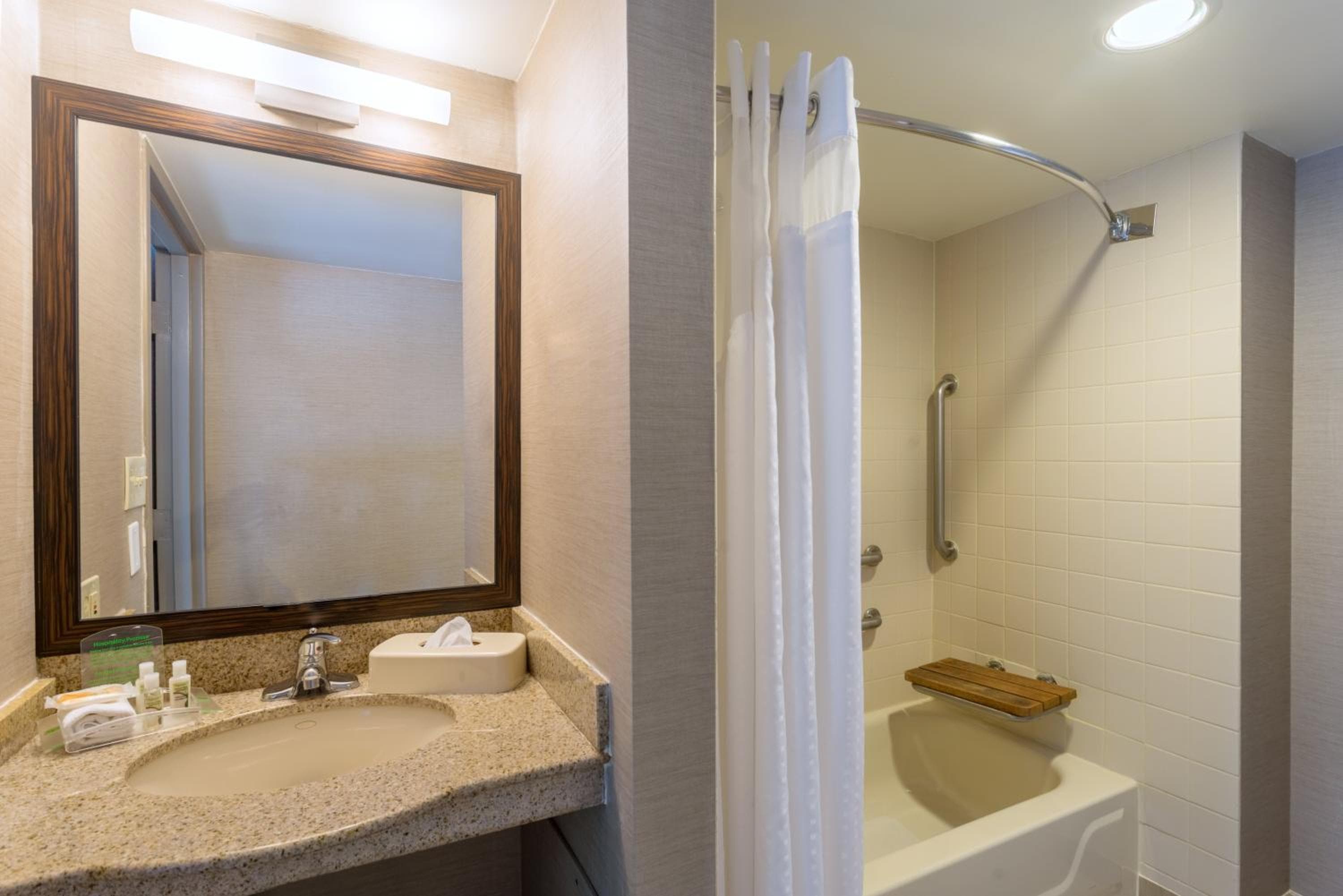 Holiday Inn Harrisburg I-81 Hershey Area, an IHG Hotel