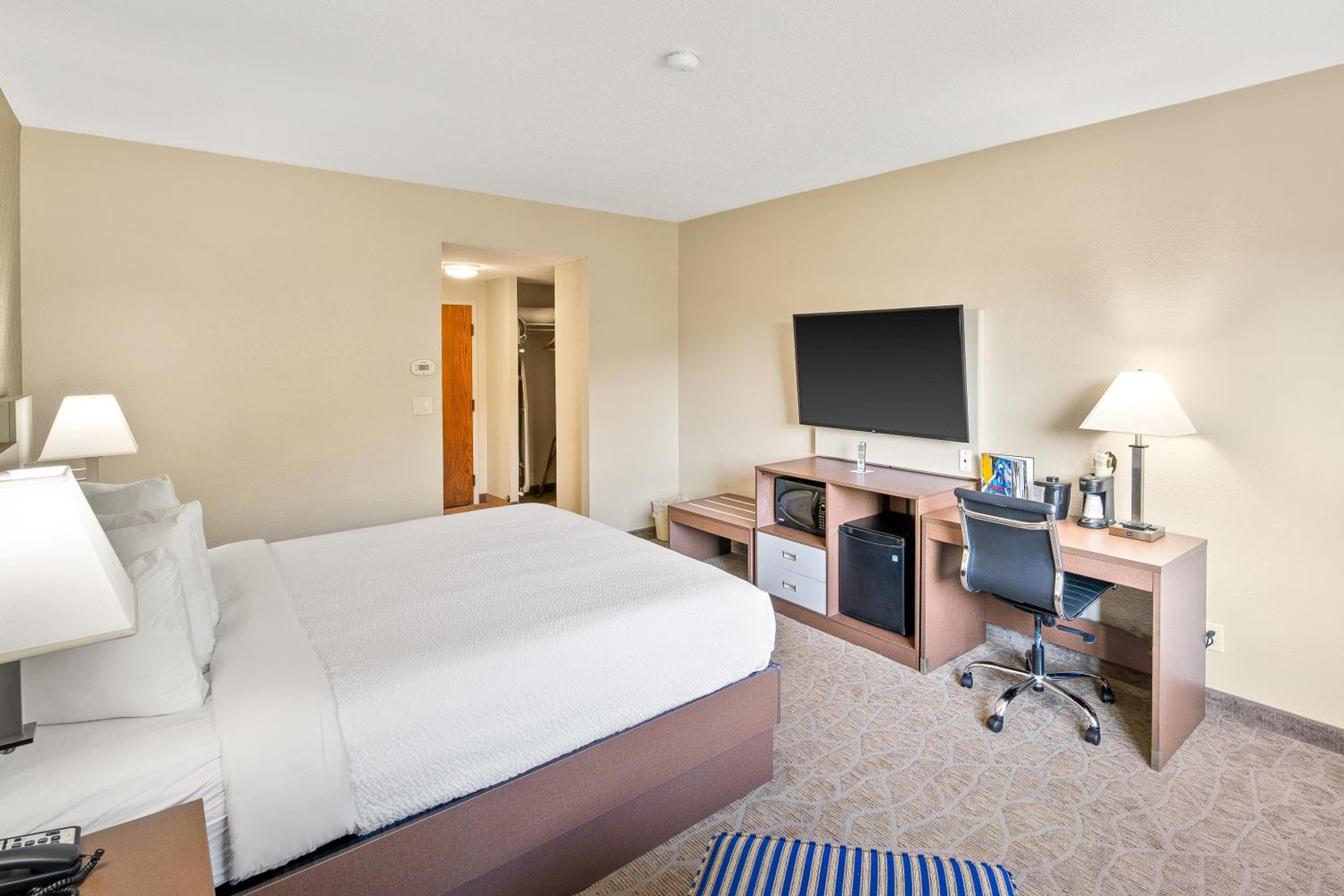 The English Inn of Charlottesville