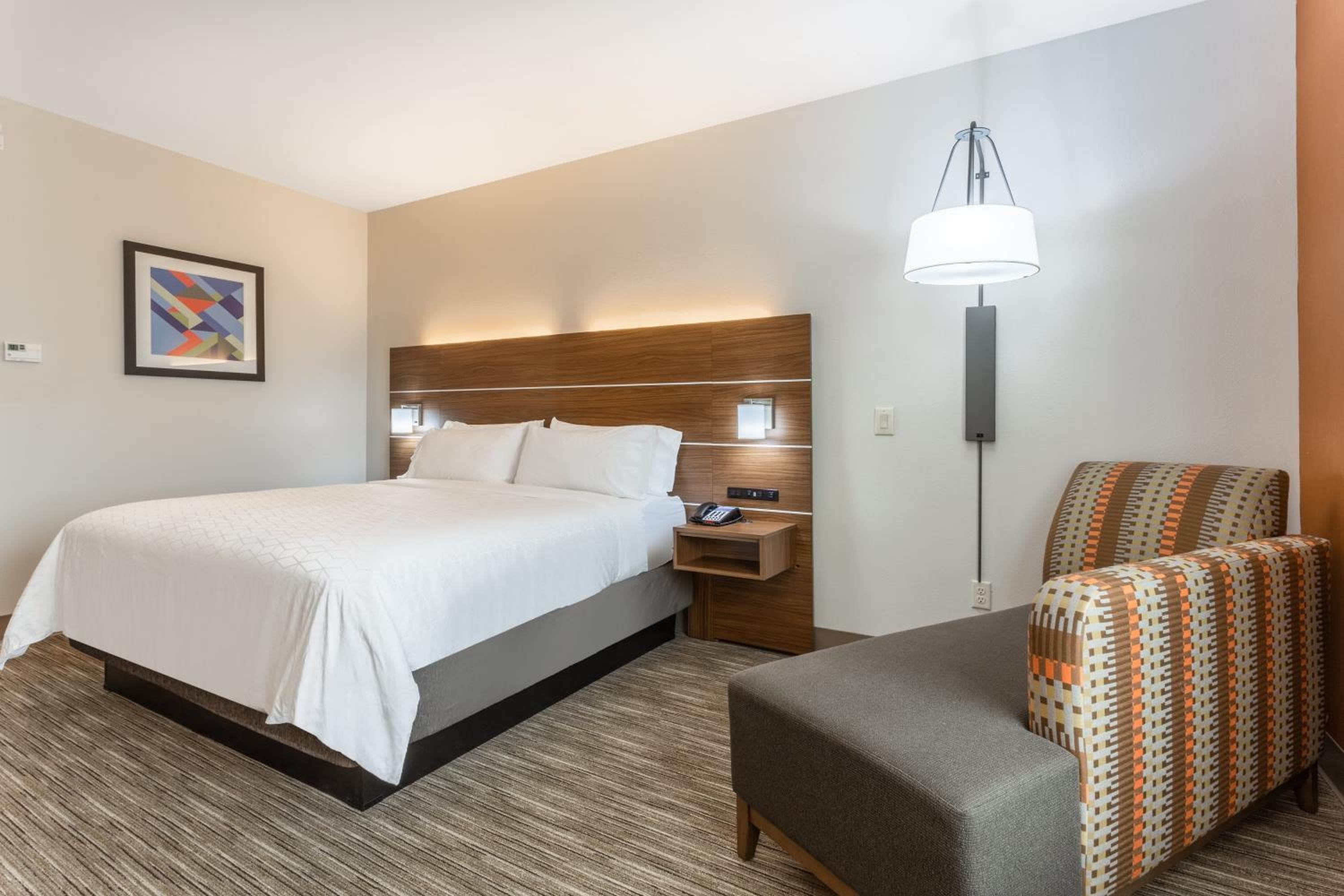 Holiday Inn Express & Suites Kearney by IHG