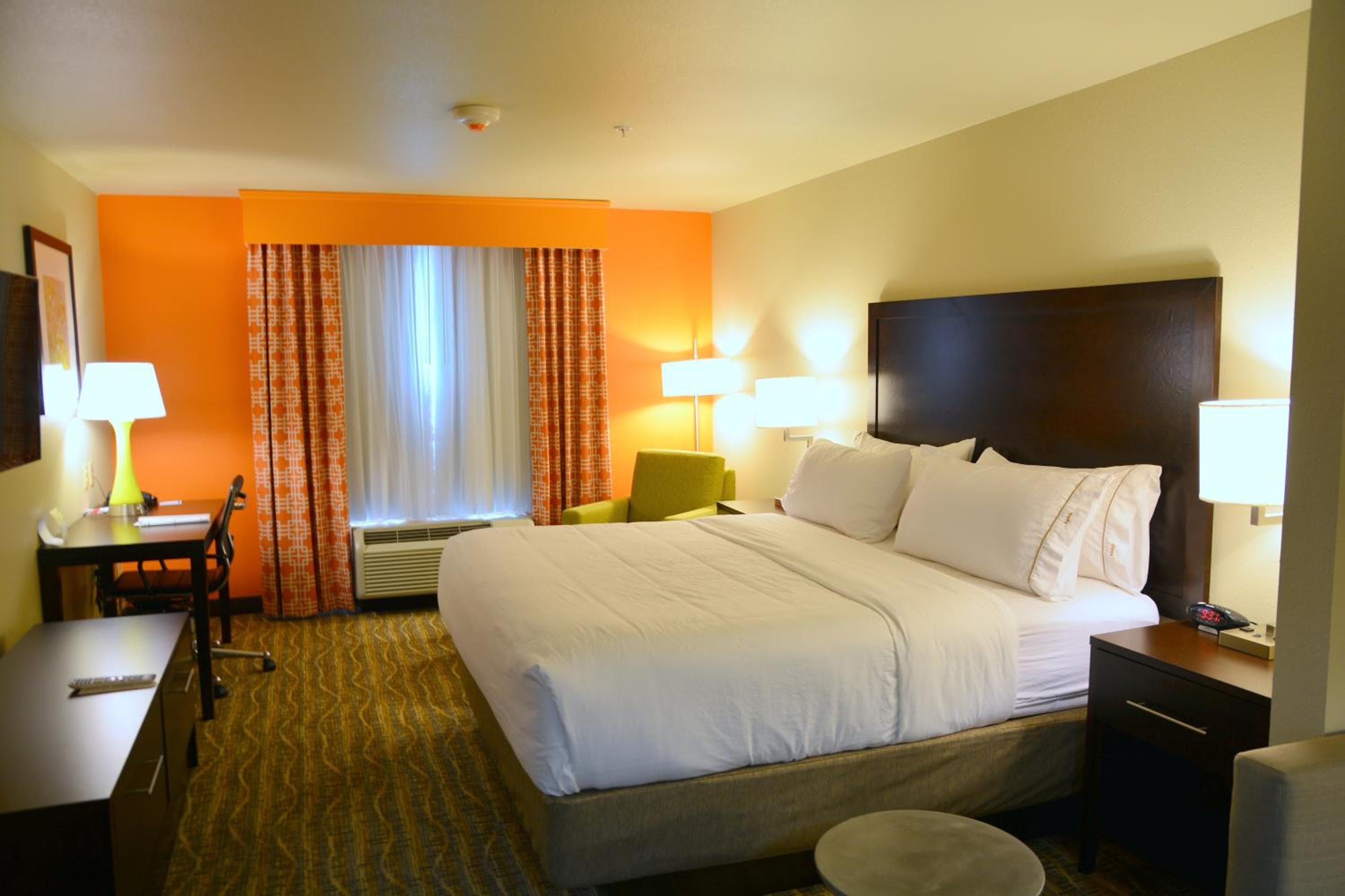 Holiday Inn Express & Suites - Houston NW - Tomball Area
