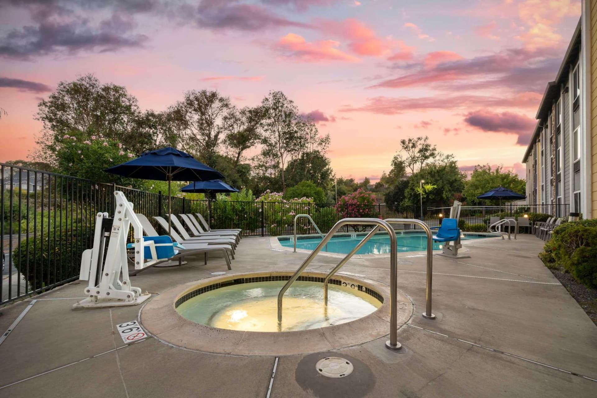Best Western PLUS HERITAGE INN BENICIA