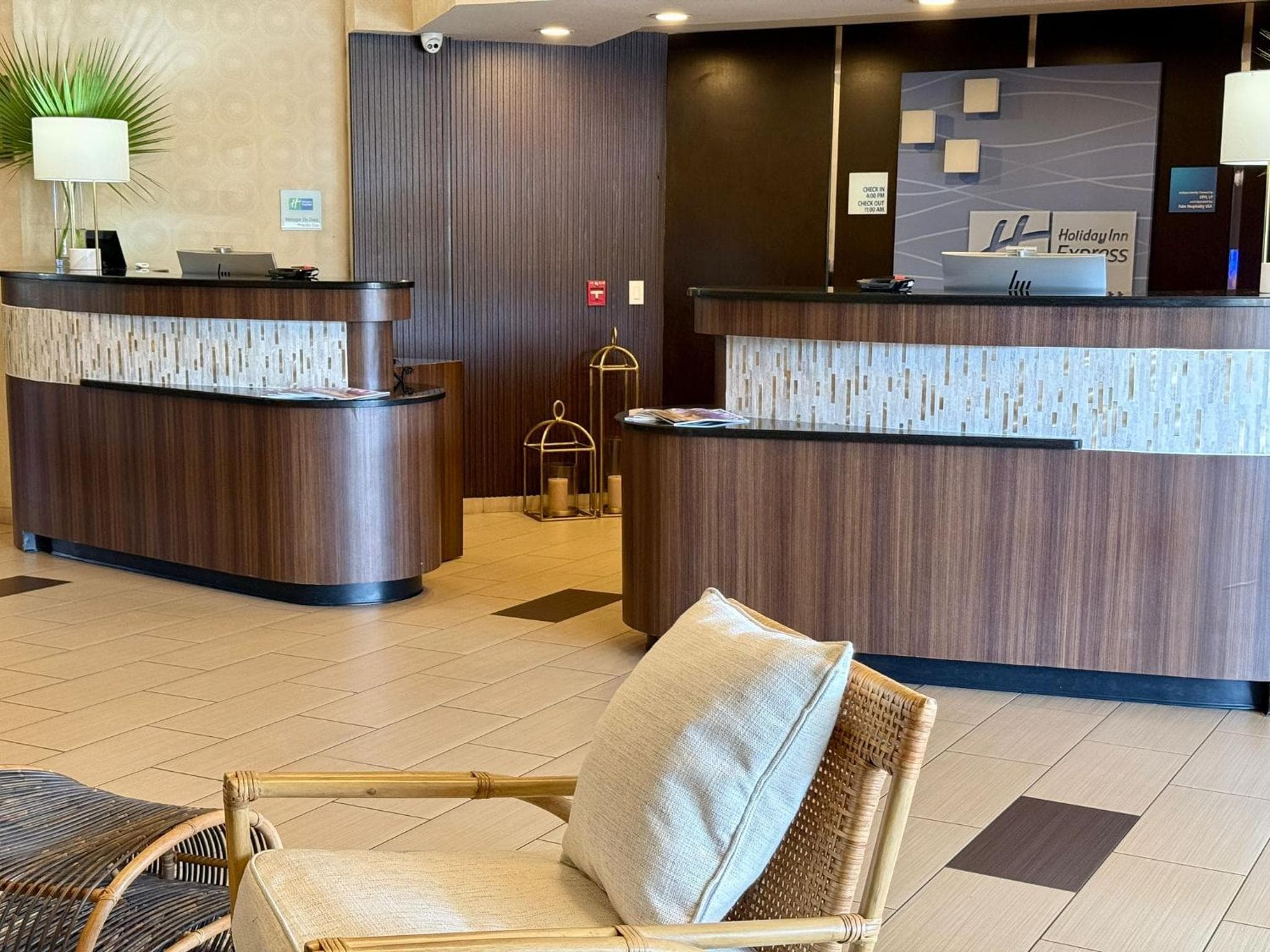Holiday Inn Express & Suites - Naples Downtown - 5th Avenue