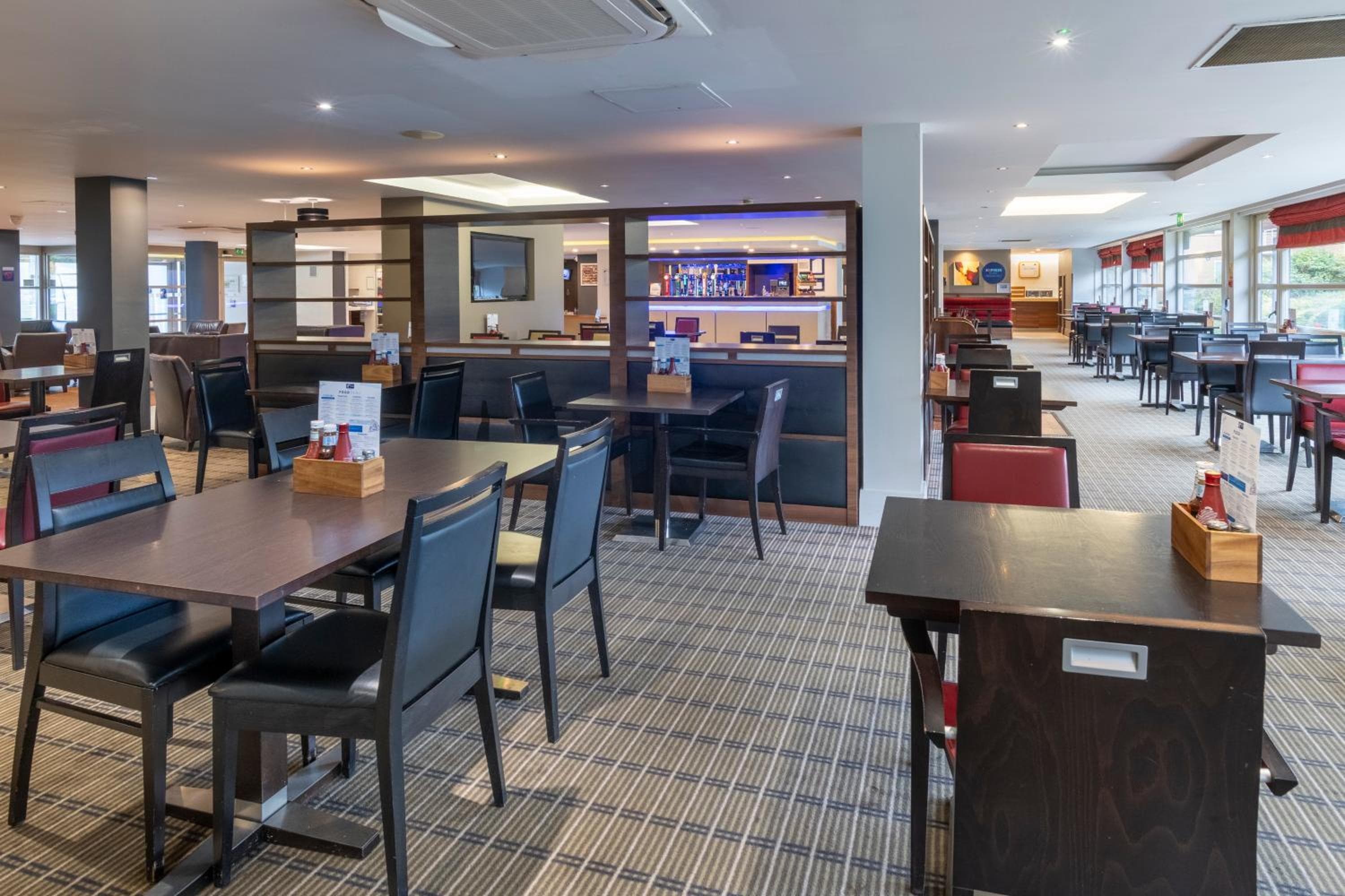 Holiday Inn Express - Milton Keynes by IHG