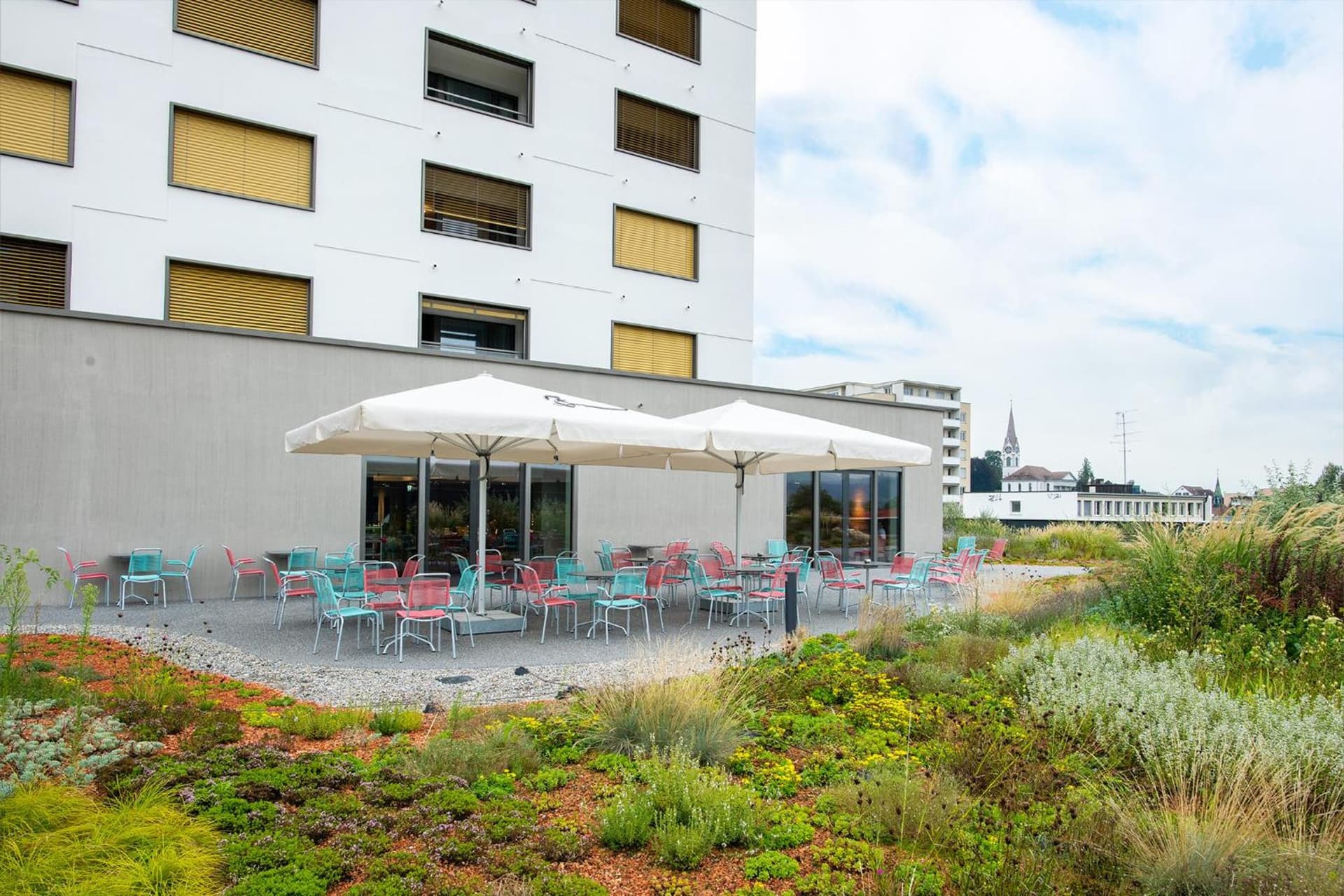 HOTEL illuster - Urban & Local