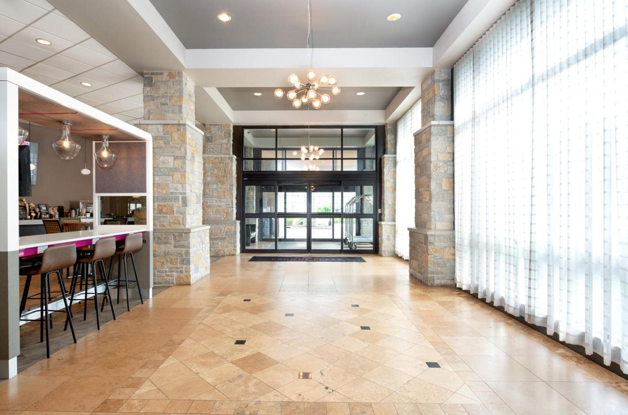 Crowne Plaza Milwaukee Airport by IHG