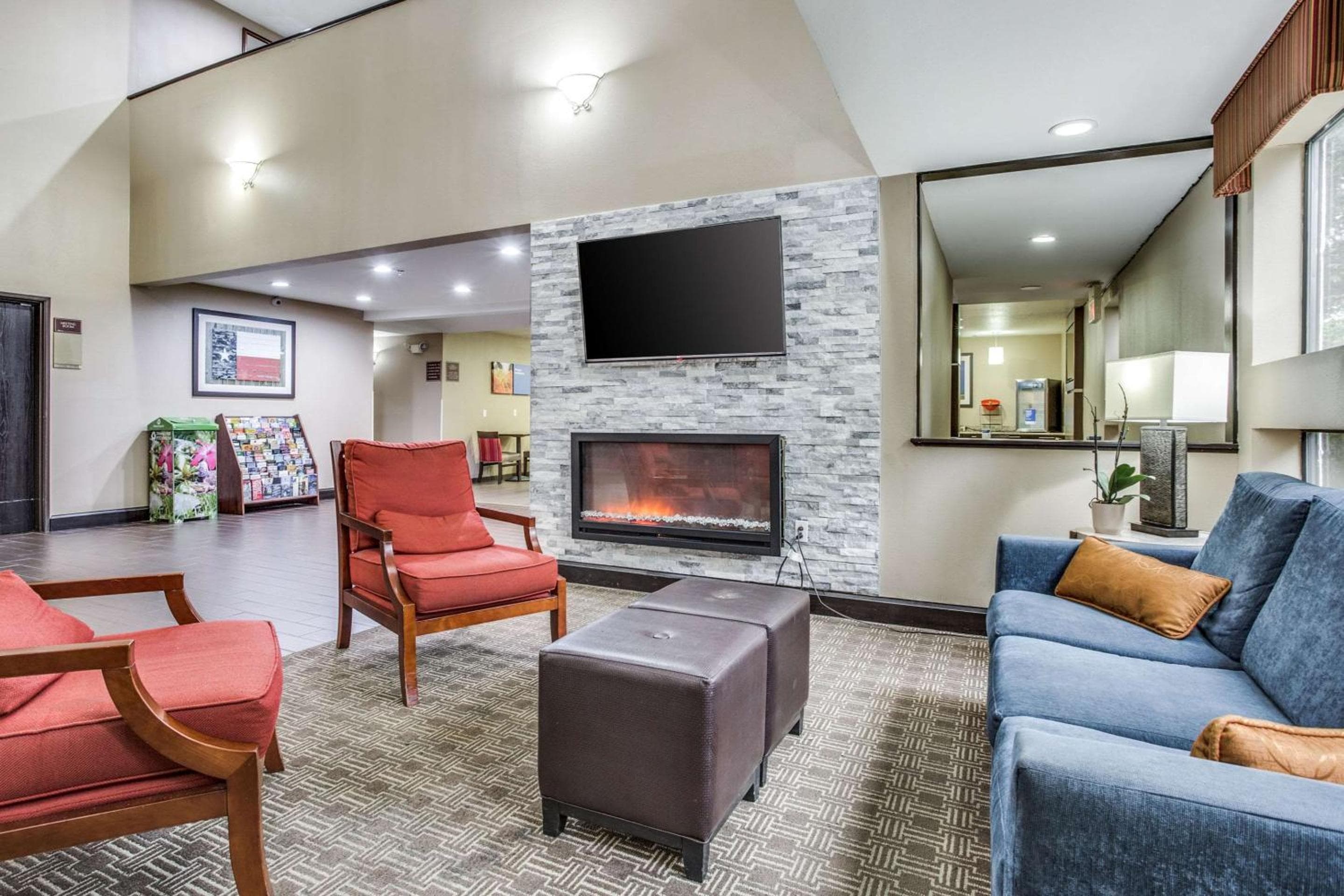 Comfort Inn & Suites Love Field-Dallas Market Center
