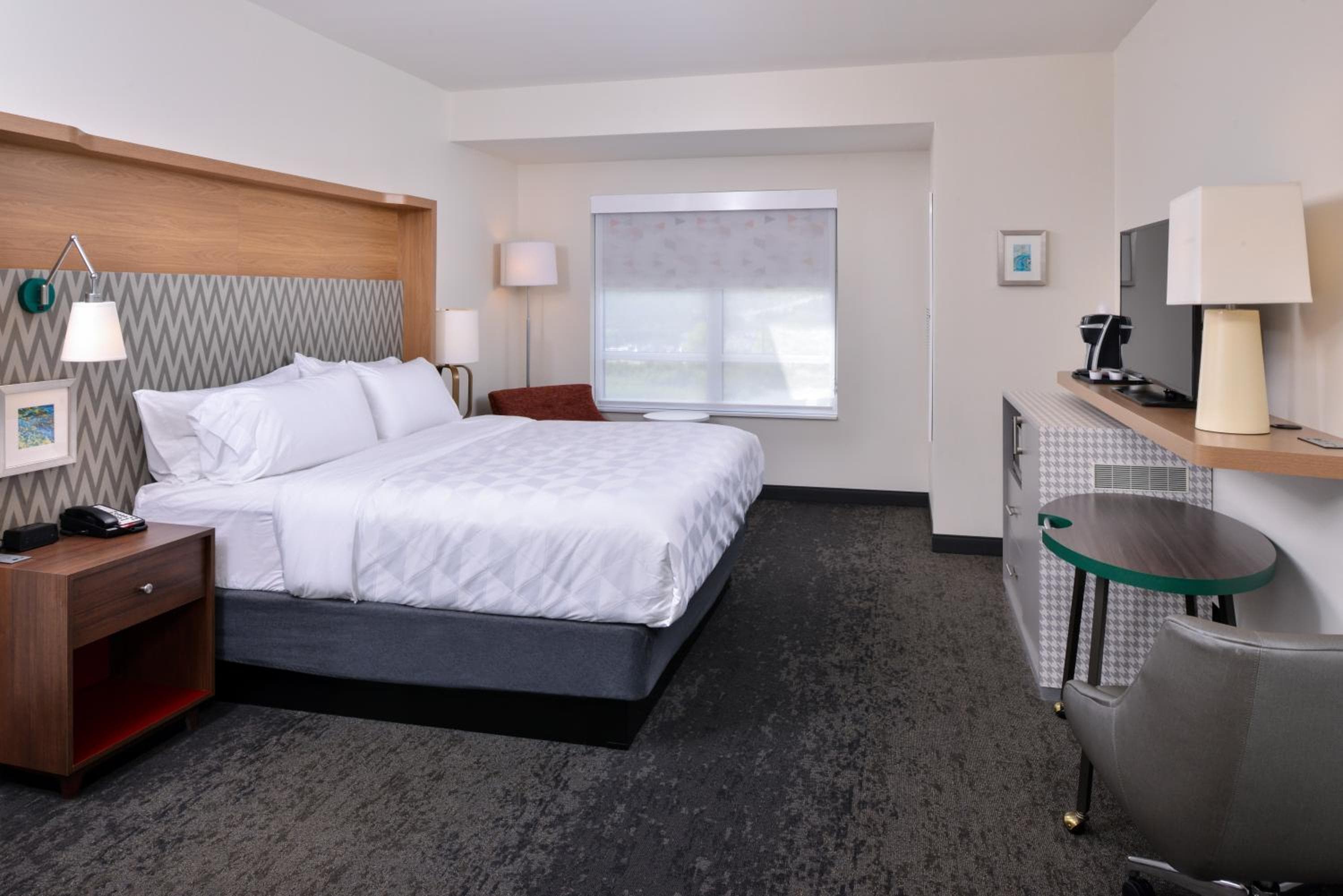 Holiday Inn & Suites Farmington Hills - Detroit NW by IHG