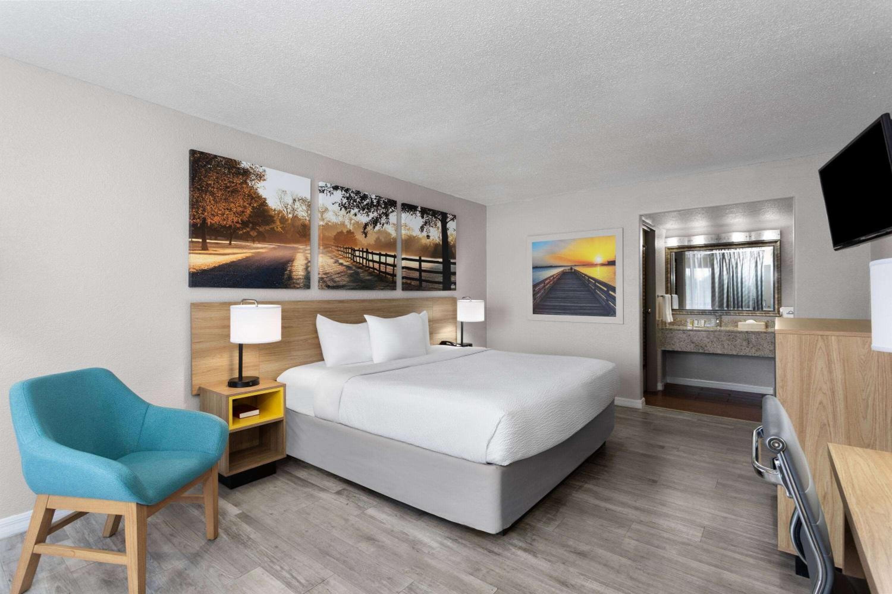 Days Inn by Wyndham Wildwood I-75