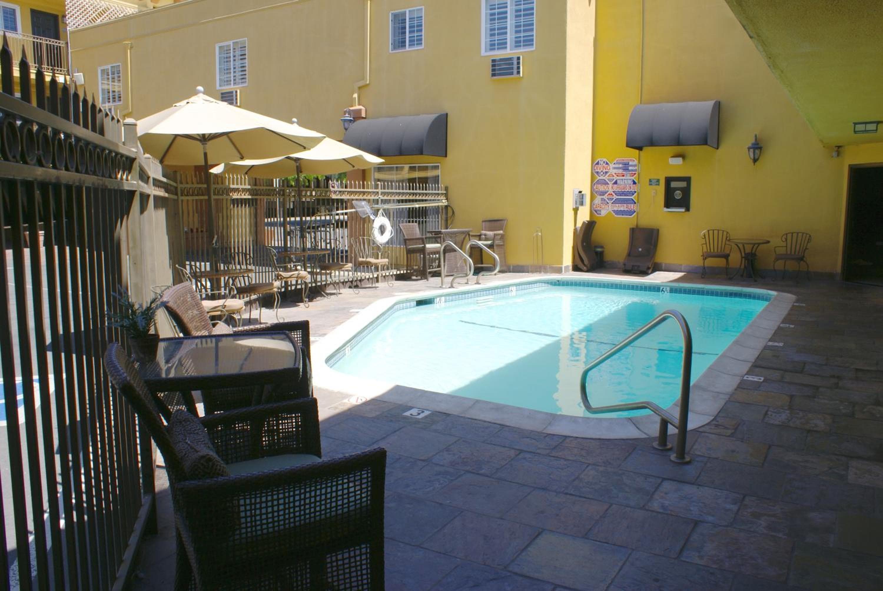 Napa Valley Hotel and Suites