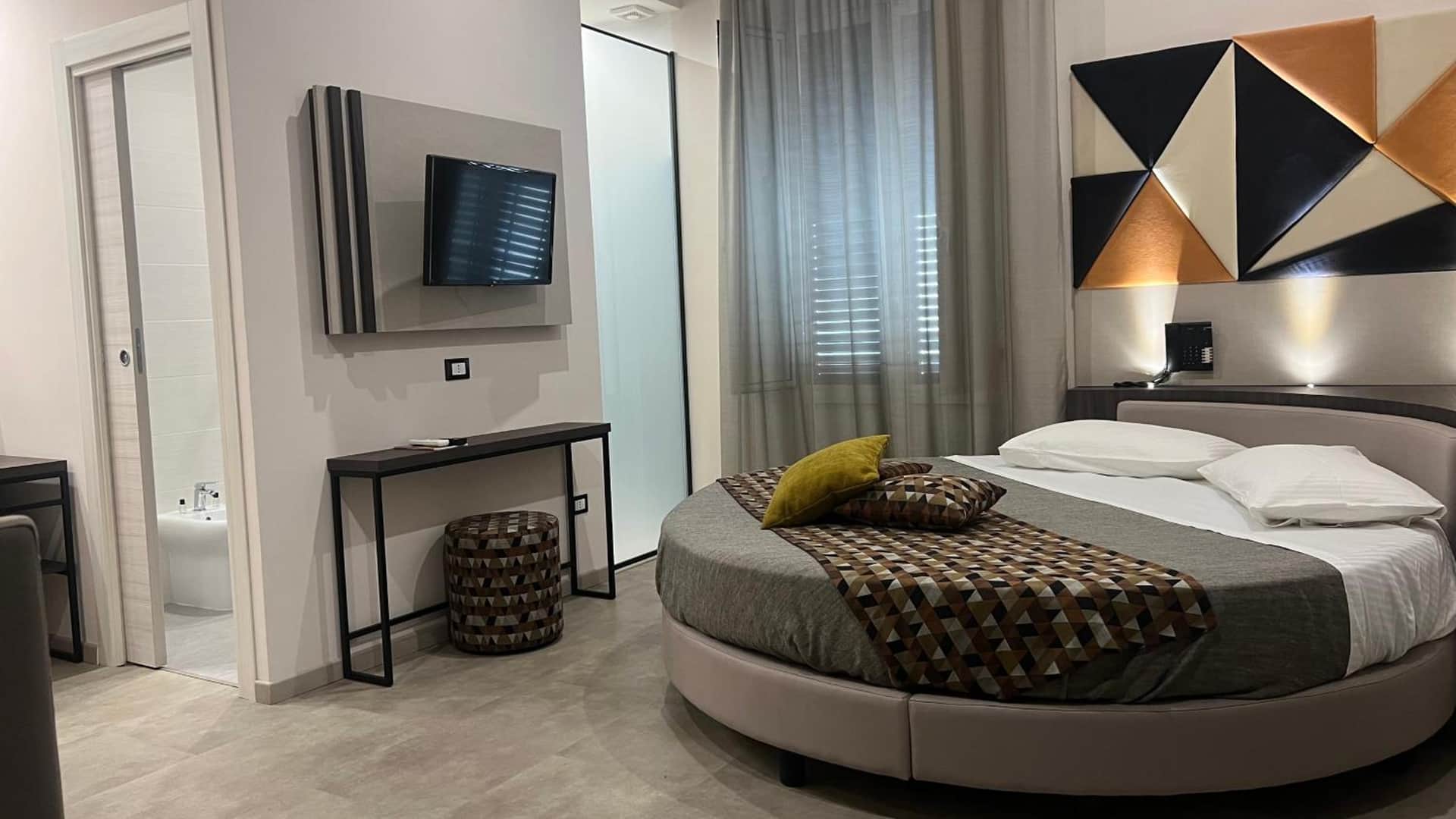 Hotel Tonic