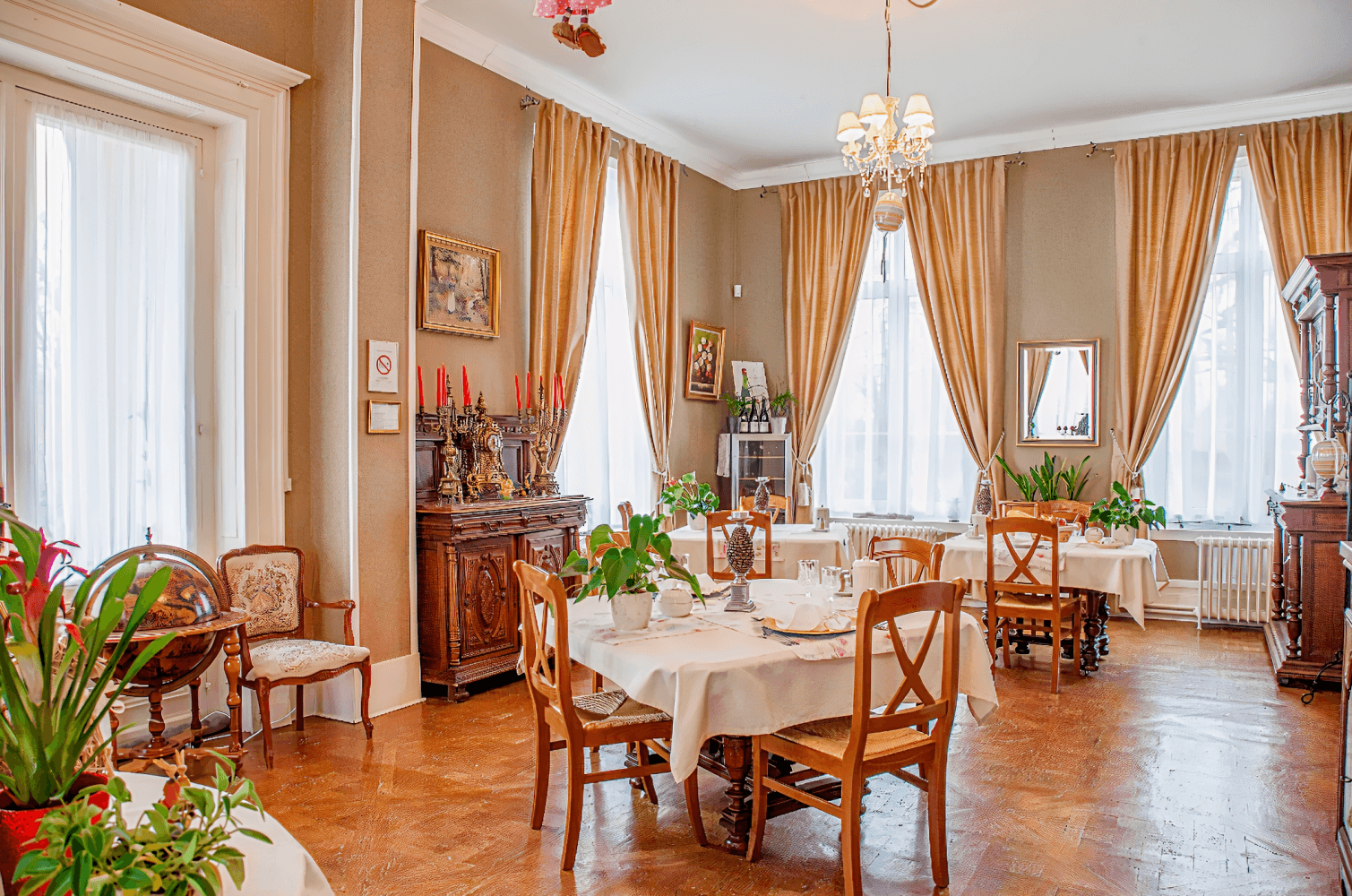 Château de Moulin le Comte B&B