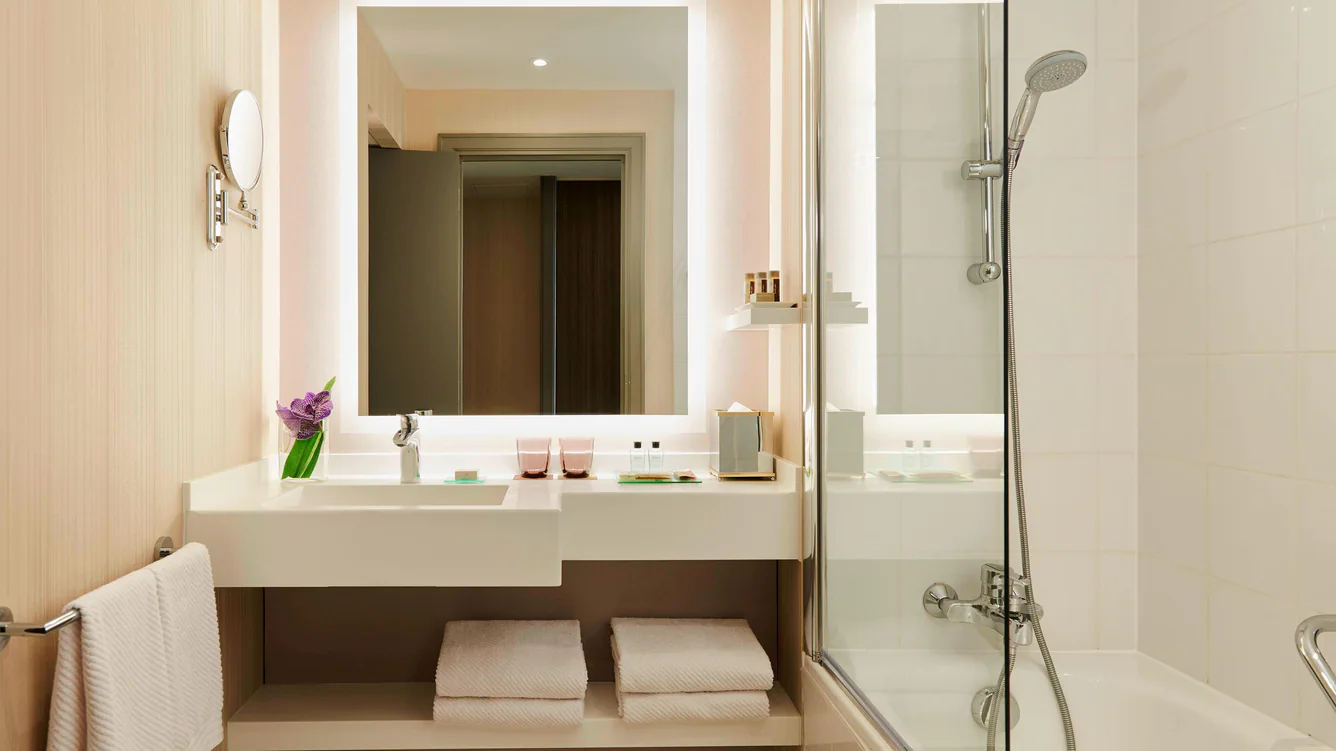 Renaissance Paris La Défense